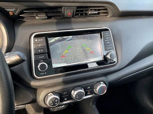 Used 2022 Nissan Kicks S image 18