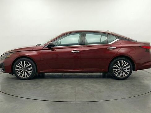 Used 2025 Nissan Altima 2.5 SV image 5