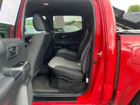 Used 2023 Toyota Tacoma TRD Sport w/ Technology Package AWD/4WD image 10