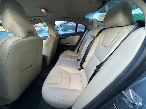 Used 2017 Volvo S60 T5 Dynamic w/ Vision Package FWD image 8