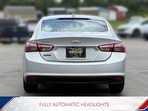 Used 2021 Chevrolet Malibu LT FWD image 9