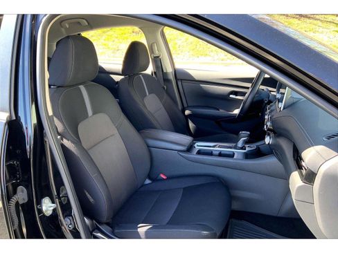 Used 2022 Nissan Sentra SV w/ Trunk Package image 7