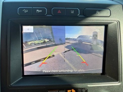 Used 2020 Ford Expedition XLT w/ Equipment Group 202A AWD/4WD image 19