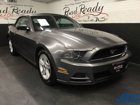 Used 2014 Ford Mustang Convertible image 14