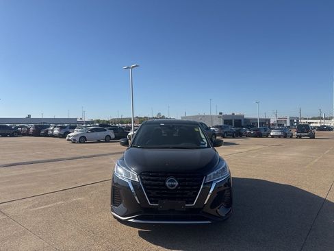 Certified 2023 Nissan Kicks S image 5
