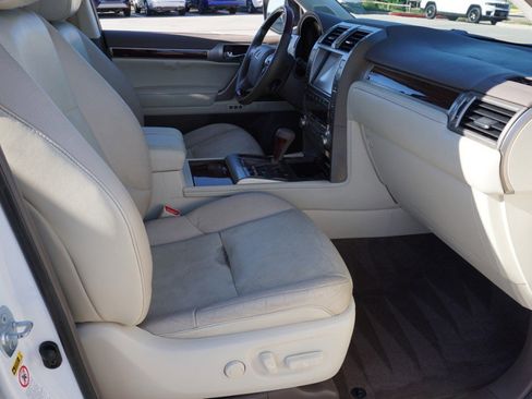 Used 2015 Lexus GX 460 image 14