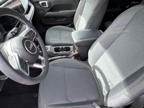 Used 2025 Jeep Wrangler Sahara w/ Safety Group image 9