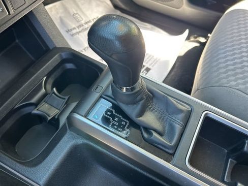 Used 2023 Toyota Tacoma SR5 AWD/4WD image 33
