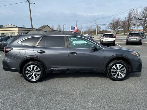 Used 2020 Subaru Outback Premium image 8