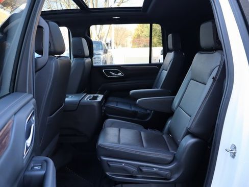 Used 2021 Chevrolet Suburban High Country image 11