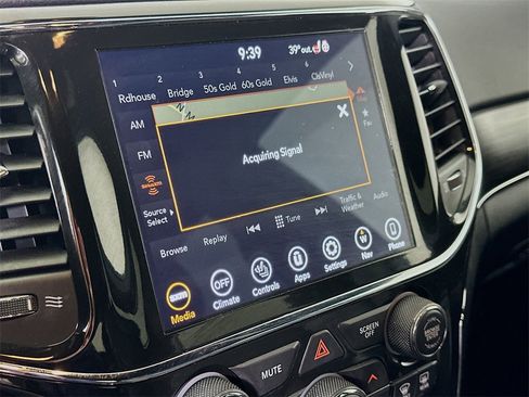 Used 2022 Jeep Grand Cherokee Limited w/ Tech Group image 29