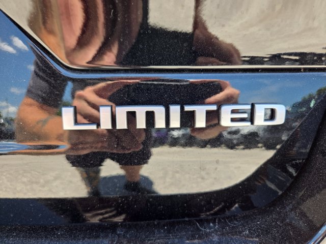 New 2026 Jeep Grand Cherokee Limited w/ Luxury Tech Group II RWD image 14