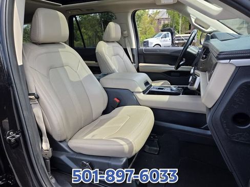 Used 2024 Ford Expedition Limited RWD image 17