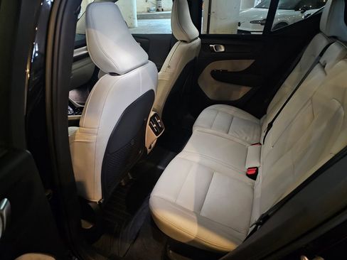 Certified 2024 Volvo XC40 B5 Plus w/ Climate Package AWD/4WD image 13