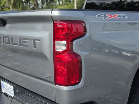 Used 2024 Chevrolet Silverado 1500 LT AWD/4WD image 14