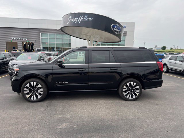 Used 2025 Ford Expedition Max Platinum w/ Driver's Package AWD/4WD image 8