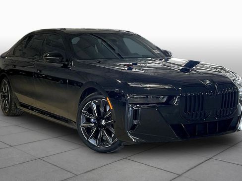 Used 2023 BMW i7 xDrive60 w/ Executive Package 2 image 2