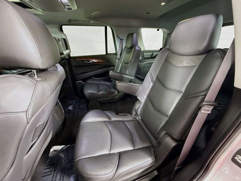 Used 2016 Cadillac Escalade Premium image 21