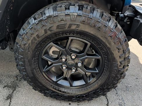 Used 2025 Jeep Wrangler Sport image 8