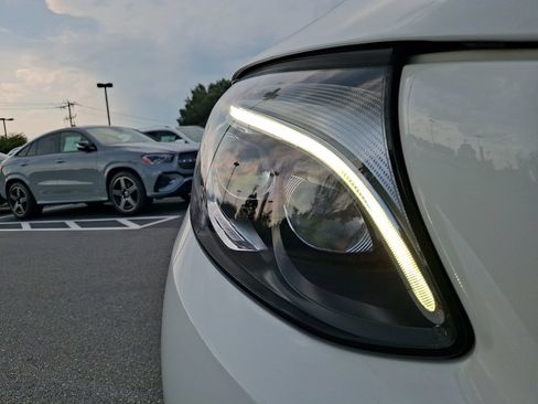 Certified 2017 Mercedes-Benz GLC 300 4MATIC image 9