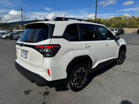 New 2025 Subaru Forester Premium image 8