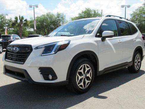 Used 2022 Subaru Forester Premium AWD/4WD image 3