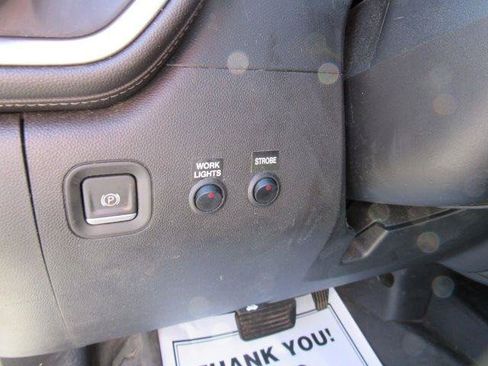 Used 2021 Chevrolet Silverado 1500 LT w/ Safety Package II AWD/4WD image 31