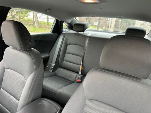 Used 2023 Chevrolet Malibu LS image 30