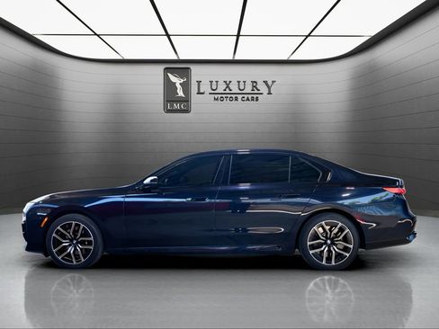 Used 2023 BMW 760i xDrive AWD/4WD image 5