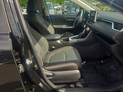 Certified 2025 Toyota RAV4 XLE AWD/4WD image 17