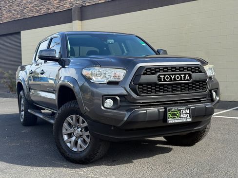 Used 2019 Toyota Tacoma SR5 RWD image 2