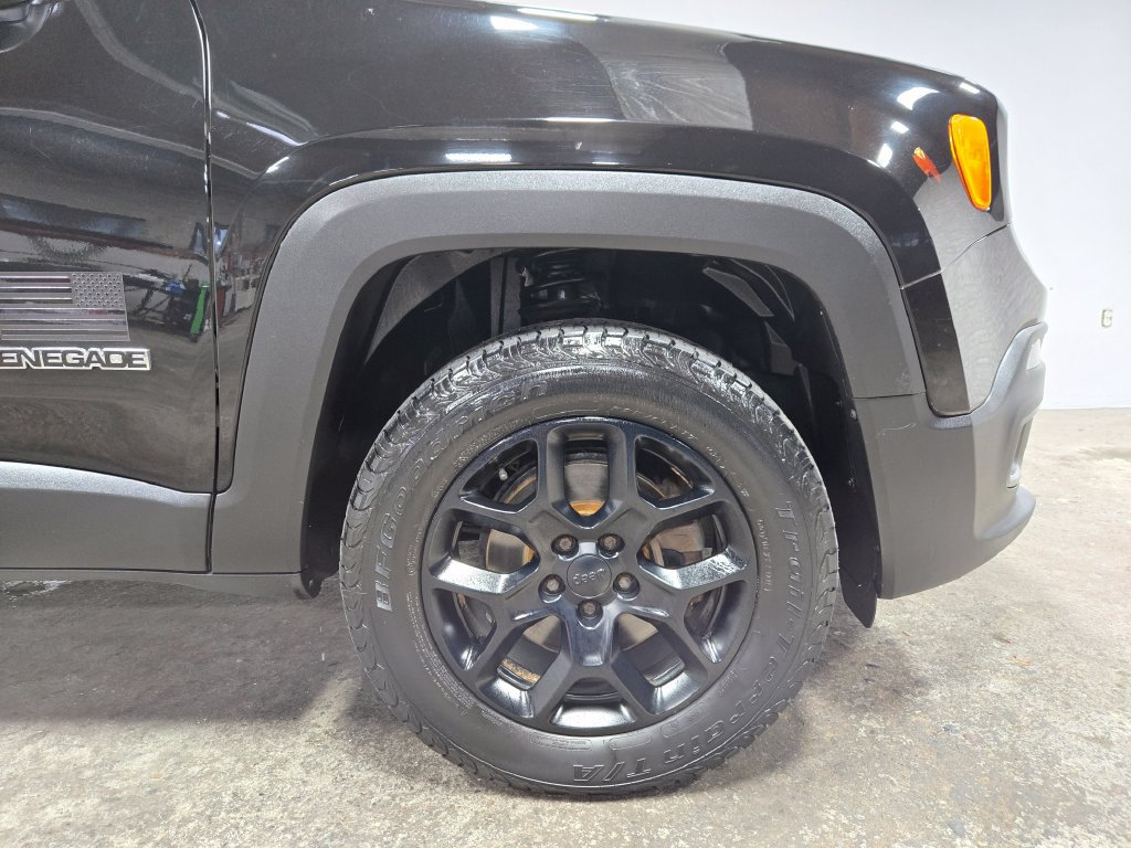 Used 2016 Jeep Renegade Latitude AWD/4WD image 57