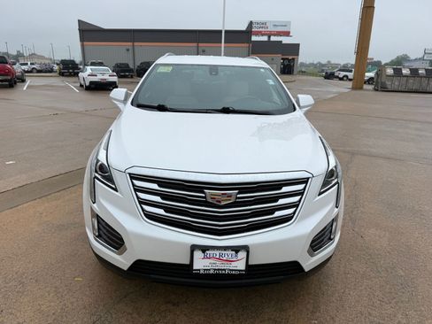 Used 2018 Cadillac XT5 FWD image 2