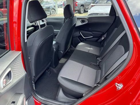 Used 2025 Kia Soul LX w/ LX Technology Package image 16