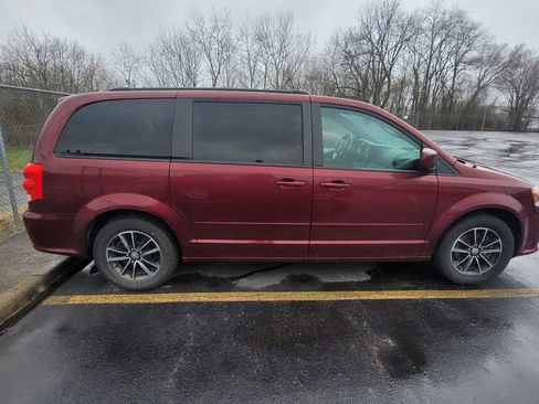 Used 2017 Dodge Grand Caravan GT image 7
