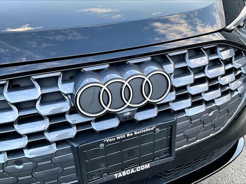 Used 2025 Audi Q5 Premium w/ Convenience Package image 33