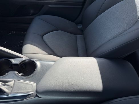 Used 2019 Toyota Camry LE FWD image 14