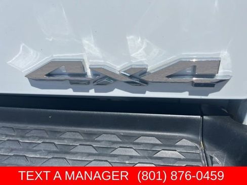 Used 2024 RAM 2500 Tradesman w/ Chrome Appearance Group AWD/4WD image 9