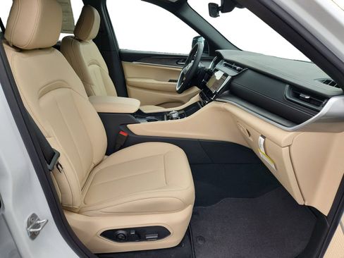 New 2026 Jeep Grand Cherokee L Limited AWD/4WD image 24