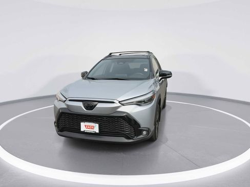 Used 2024 Toyota Corolla Cross XSE w/ Convenience Package image 3