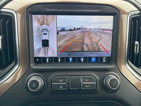 Used 2022 Chevrolet Silverado 1500 High Country w/ Technology Package image 38