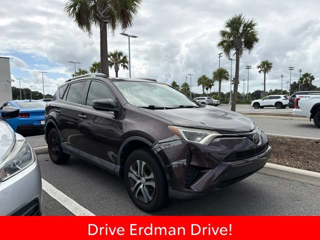 Used 2017 Toyota RAV4 LE FWD image 1