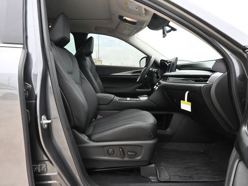 Certified 2026 INFINITI QX60 Luxe w/ Cargo Package FWD image 24