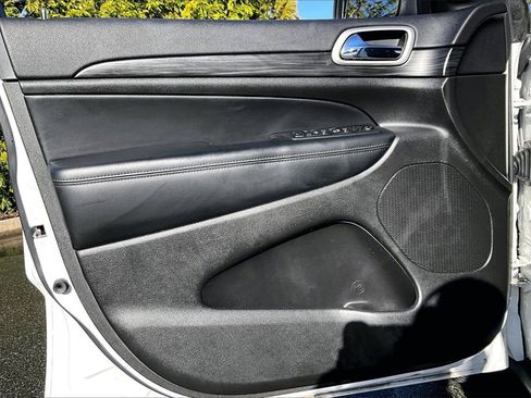 Certified 2021 Jeep Grand Cherokee Laredo image 25