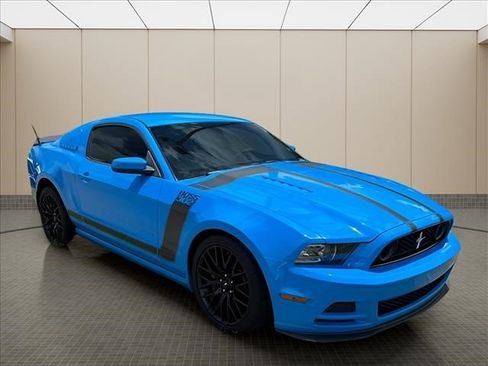 Used 2013 Ford Mustang Boss 302 w/ Boss 302 Accessory Pkg RWD image 9