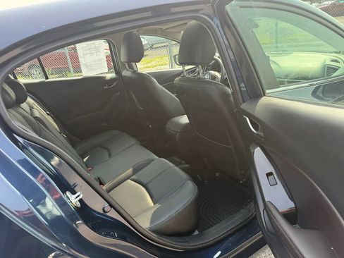 Used 2018 MAZDA MAZDA3 Touring FWD image 28
