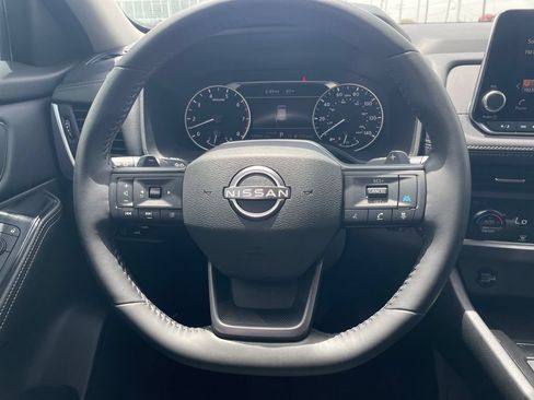 Certified 2025 Nissan Rogue SV FWD image 11