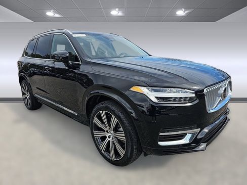 New 2024 Volvo XC90 T8 Plus w/ Protection Package Premier image 7
