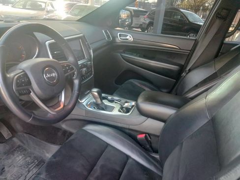 Used 2018 Jeep Grand Cherokee Altitude image 9