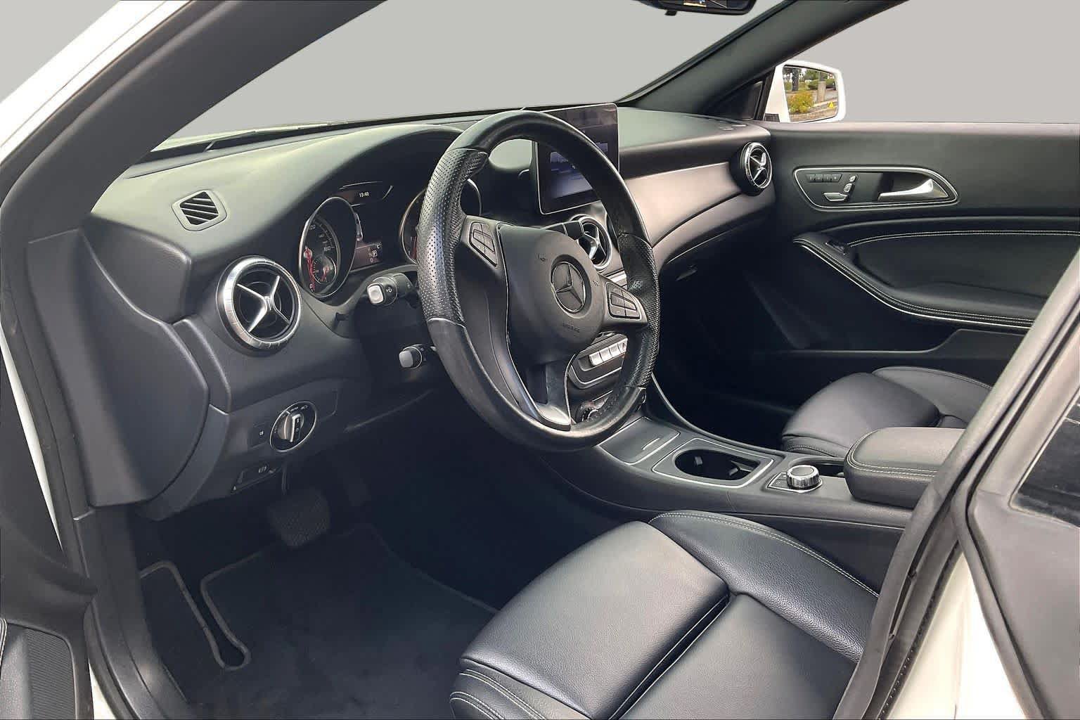 Used 2019 Mercedes-Benz CLA 250 image 17